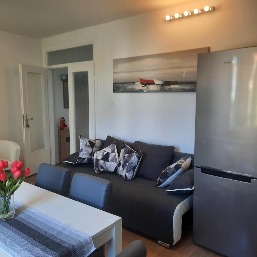 Beach Apartment Kate With Sea View, Balcony And Parking, Murter, Dalmatia Exteriér fotografie